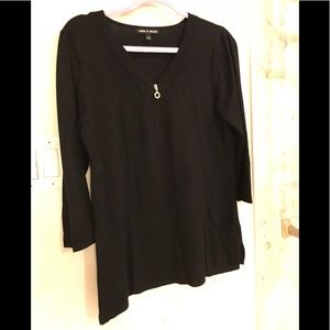 Cable and Gauge long sleeve v neck light sweater L